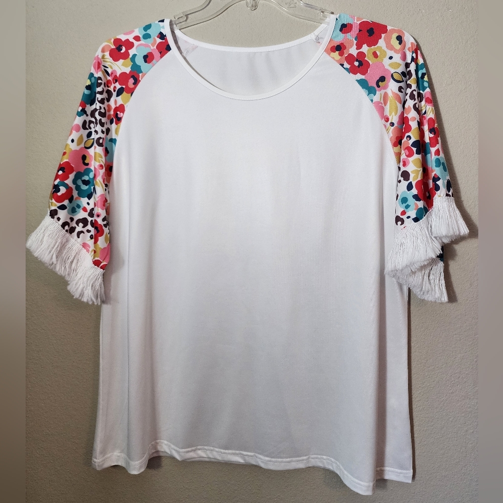 NWOT Women's Floral Fringe-Trim White Raglan Blouse